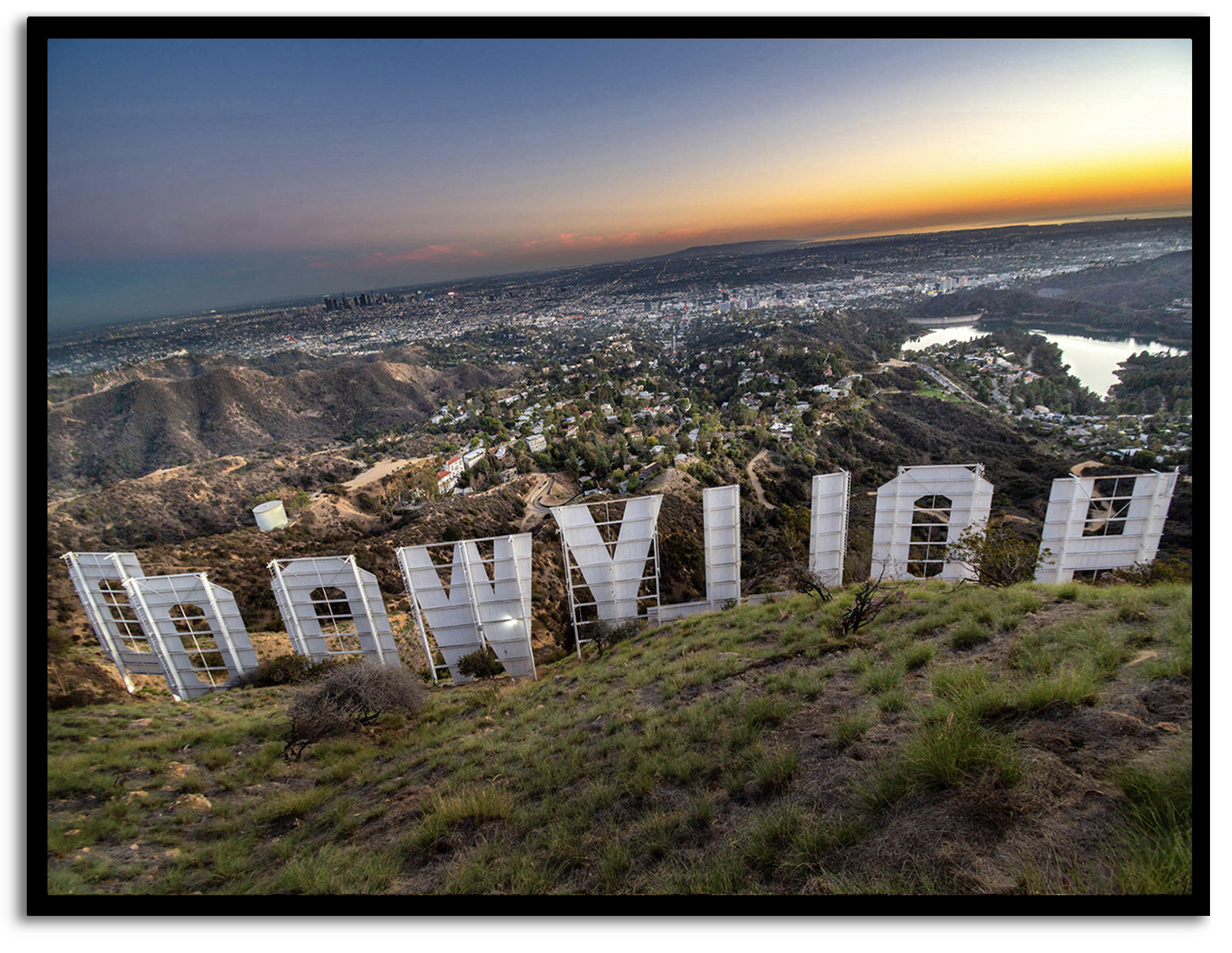 Old アメリカン Style/HOLLYWOOD SIGN デコ/（AMO Hollywood Sign, From Behind – Impressions by Cassandra Plavoukos